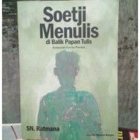Image of Soetji Menulis Di Balik Papan Tulis